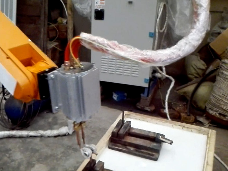 空调铜管机械臂感应钎焊
