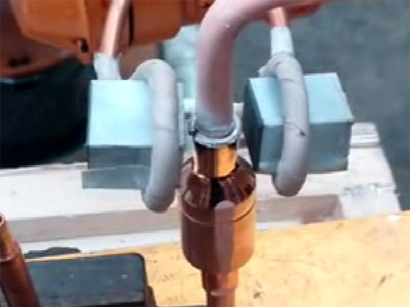 干燥瓶机械臂感应钎焊